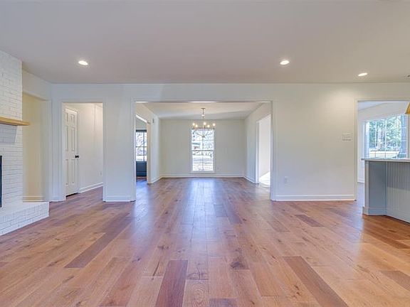 4th image of 2315 Pike Wood Dr