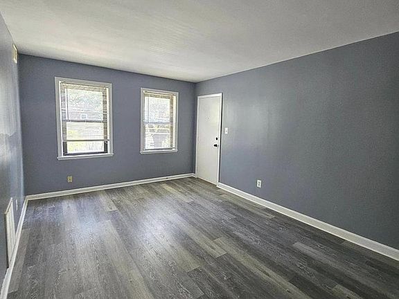 4th image of 3401 15th St SE