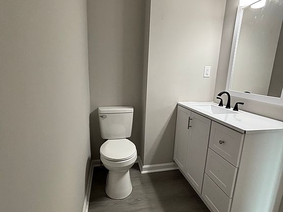 5th image of 816 Golfview Pl #A