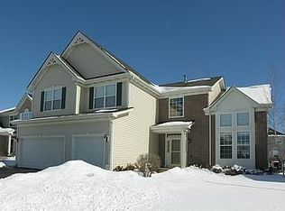 561 Lake Cornish Way, Algonquin, IL 60102
