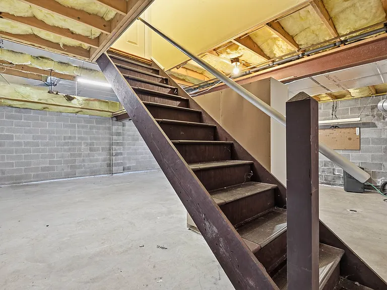 472 Hillside Dr — Photo 38