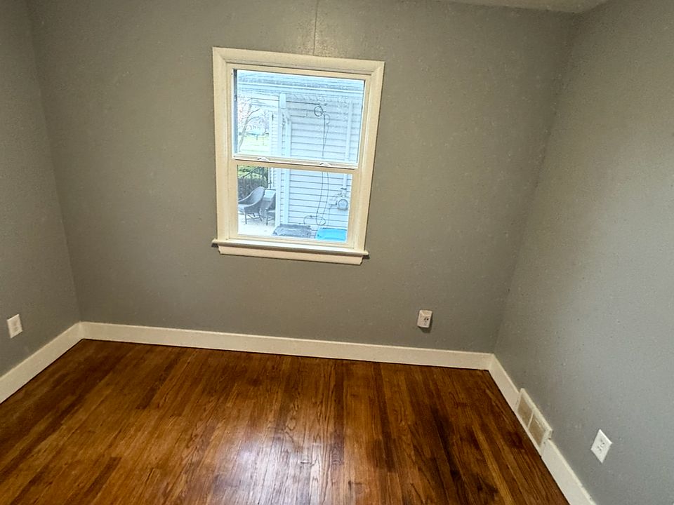 1st image of 1320 W 37th St