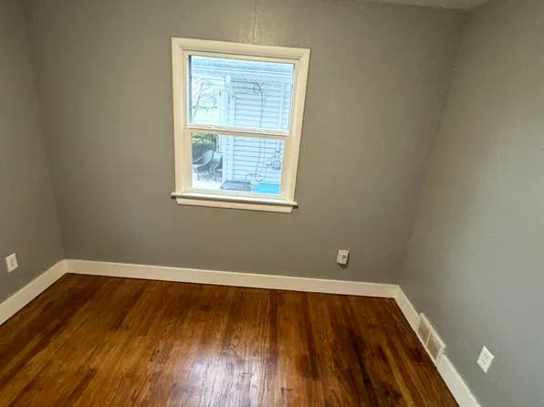 1320 W 37th St, Lorain, OH 44053