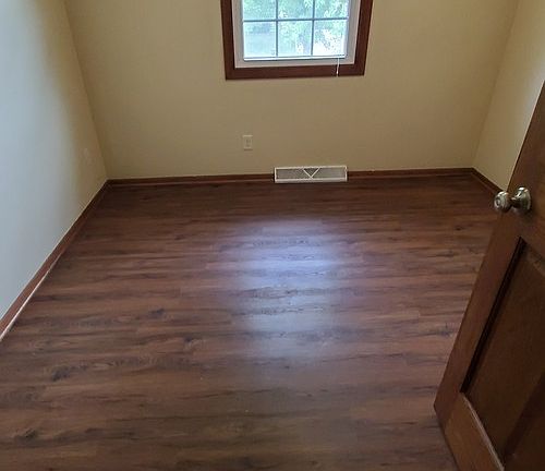 2nd image of 615 Crawford Dr #615