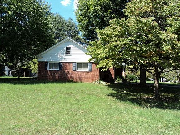 3rd image of 1301 S Woodleigh Cir