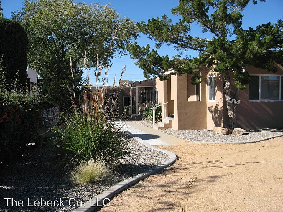 1st image of 515 Wellesley Dr SE APT 3