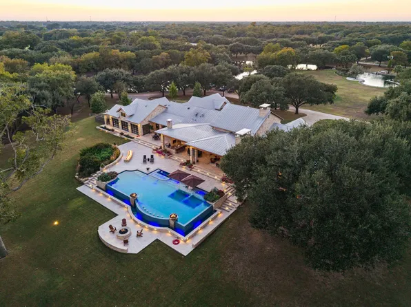 3401 Pueblo Viejo Ln, Sealy, TX 77474