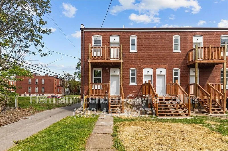 2 bed, 1.0 bath, 1100 sqft, $1,199 — Photo 2