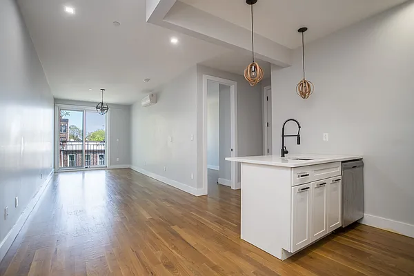 Rented by Compass | media 10