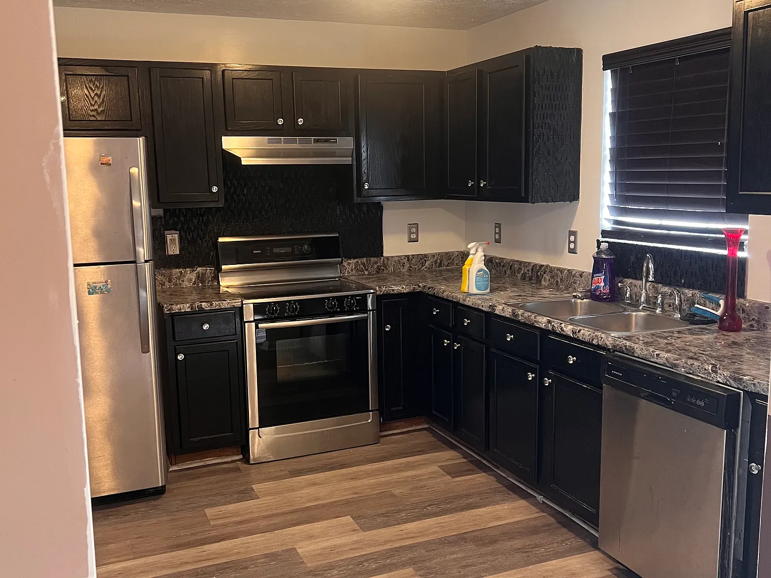 3 bed, 2.5 bath, 1372 sqft, $1,795 — Photo 2