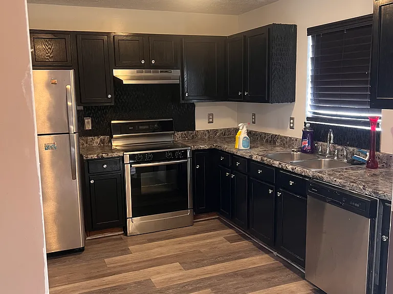 5599 Windfall Ln — Photo 2
