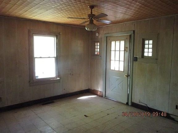 2nd image of 1718 1st Ave NE