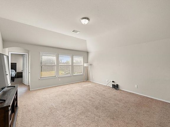 3rd image of 10117 S Race St
