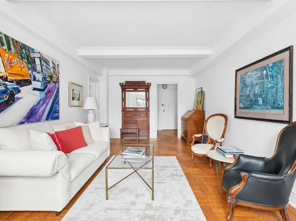 333 East 53rd Street image 2 of 8