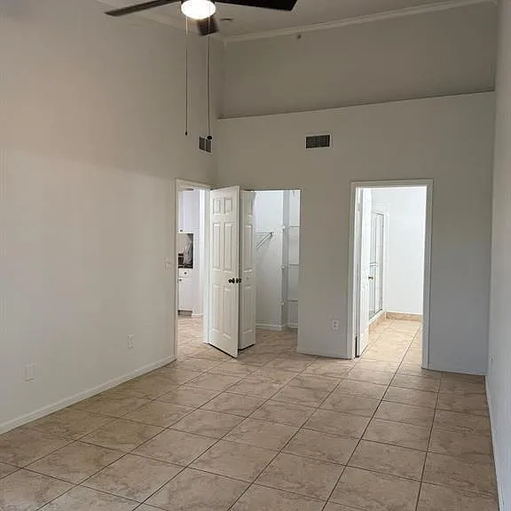 2941 Riverside Dr #303 — Photo 8