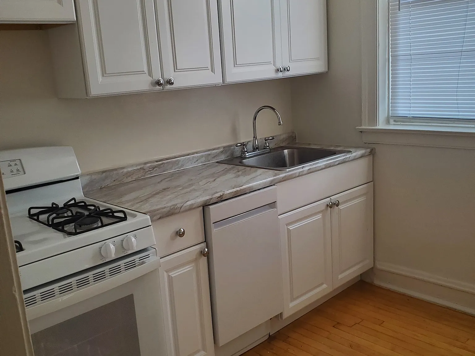 2 bed, $1,650 — Photo 4