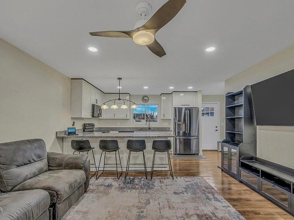 2nd image of 8 Justus Boulevard & Hermel Blvd
