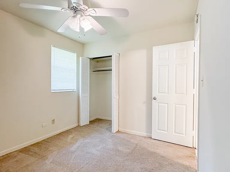 2109 Melanie Dr — Photo 9