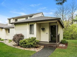 15 Simsbury Lndg, Simsbury, CT 06070