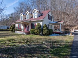 1407 Kentucky Hwy #36, Frenchburg, KY 40322