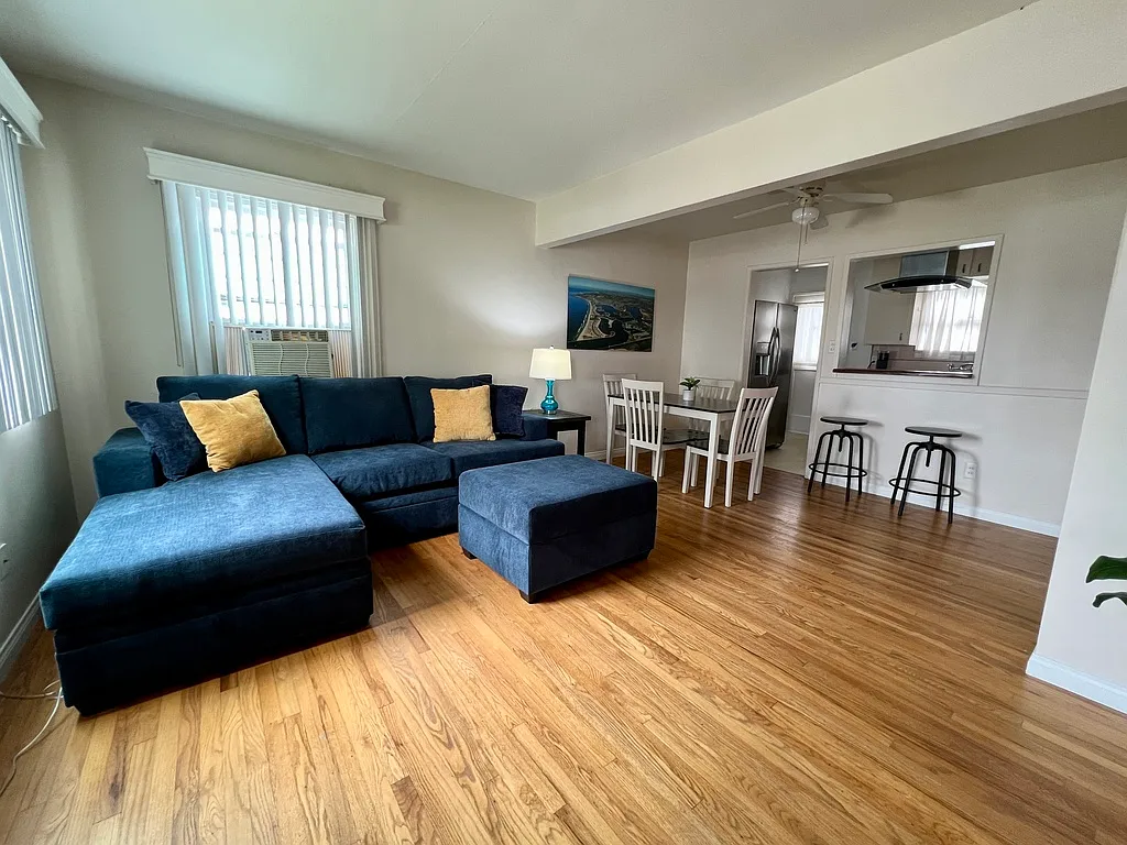 2 bed, 1.0 bath, $5,125 — Photo 4