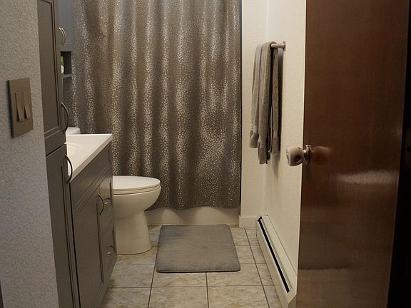 2nd image of 439 Linden Ave