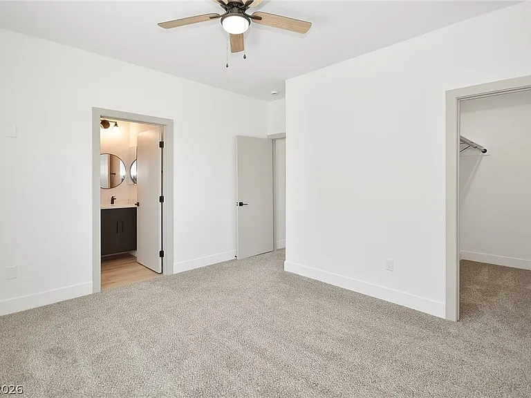2001 S Dandelion St #2 — Photo 17