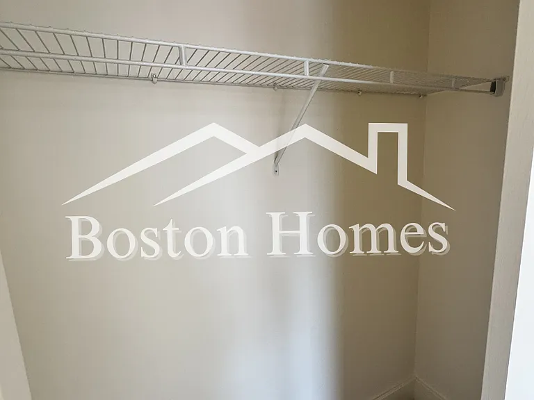 Beacon St — Photo 8