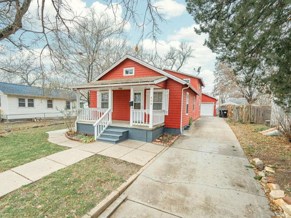 1st image of 834 Sherman St