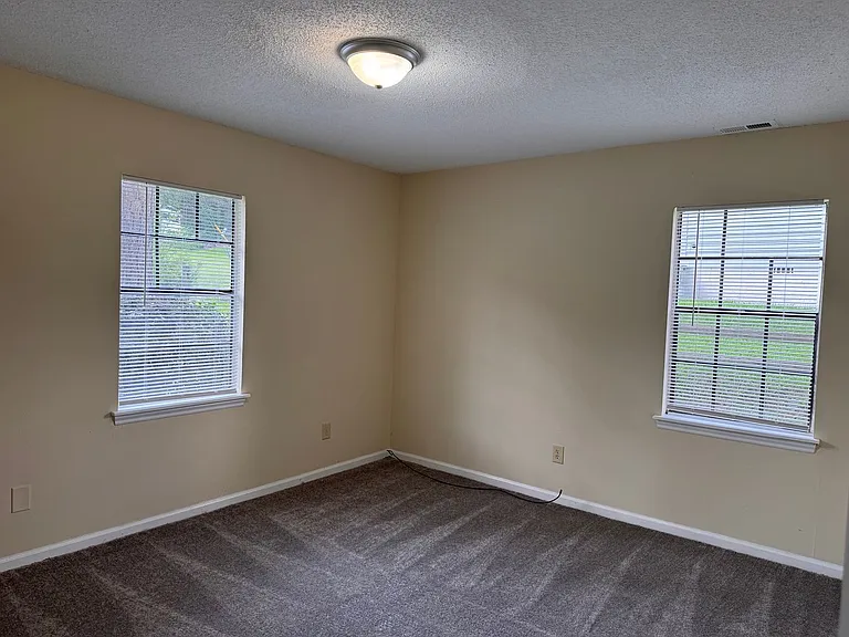 646 A & B Greenfield St — Photo 12