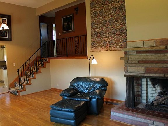 2nd image of 216 Greer Dr E