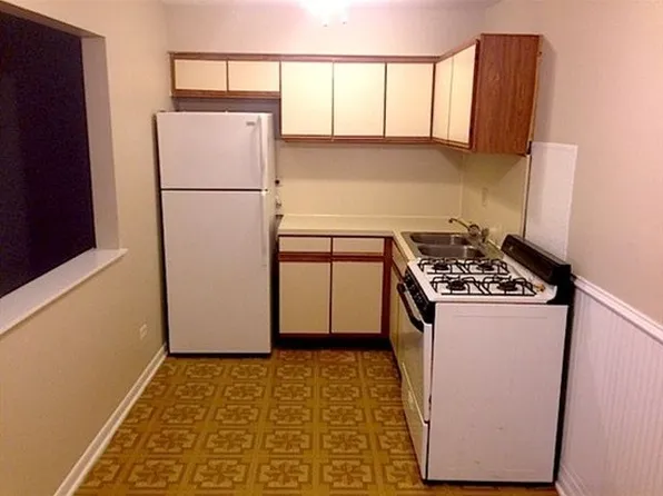 654 W 111th St, Chicago, IL 60628