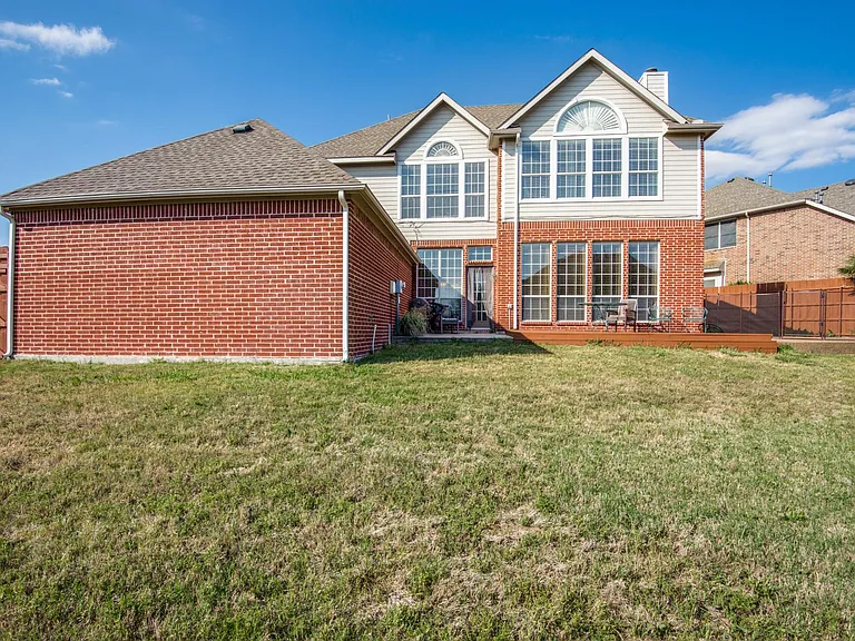 2500 Sir Tristram Ln — Photo 26