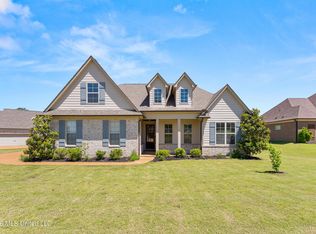 726 Benton Dr, Nesbit, MS 38651