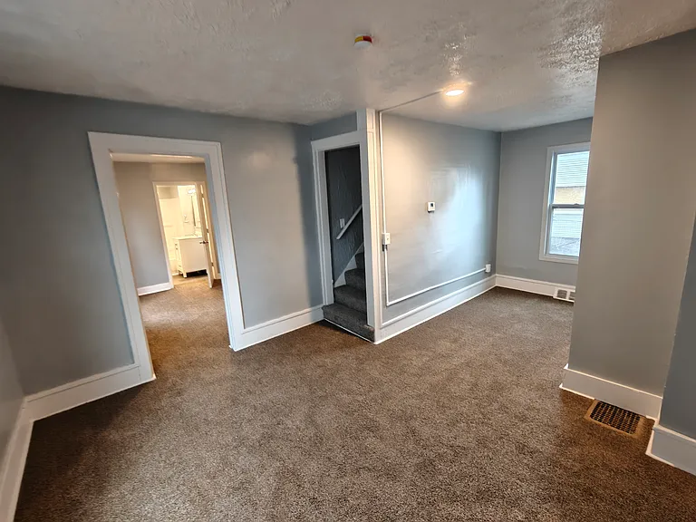 344 N Adams St — Photo 3