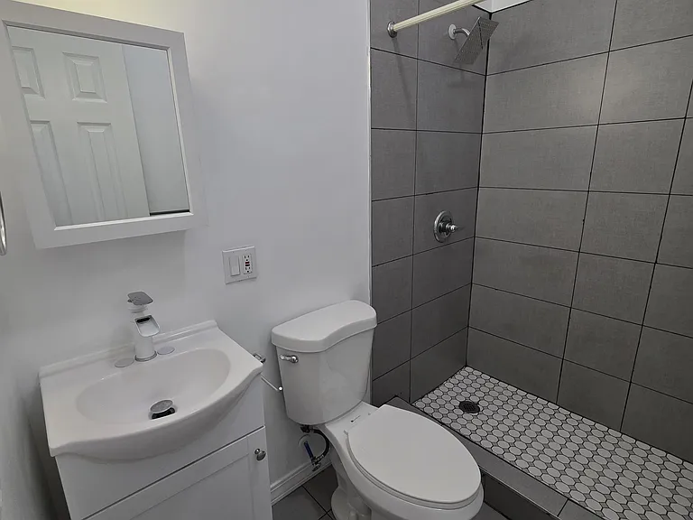190 Washington St #2 — Photo 9