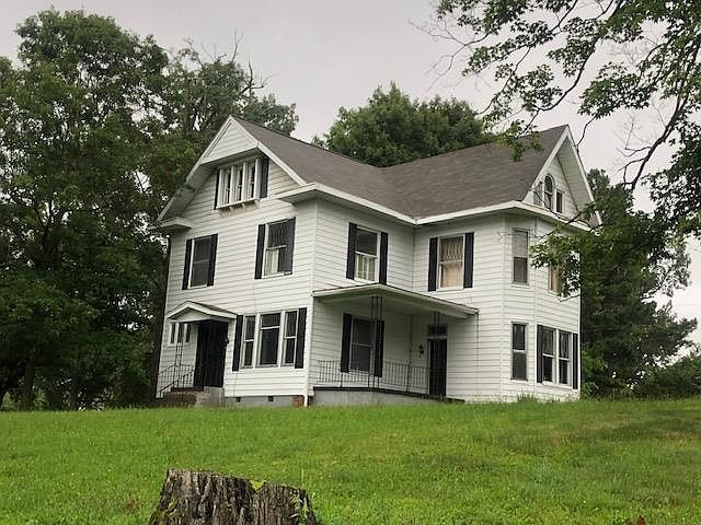 1st image of 303 Walnut St