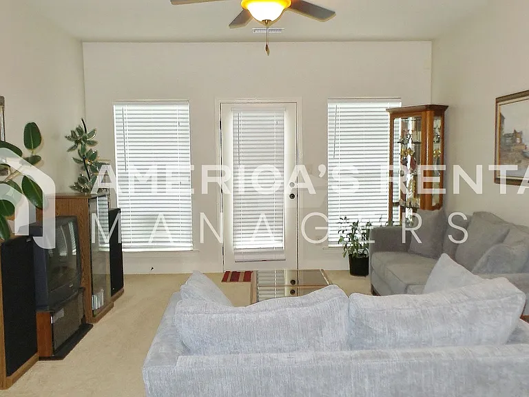 5187 Sterling Glen Dr — Photo 4