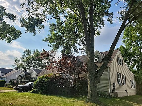 2nd image of 542 3rd St