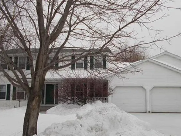 2050 Emerald Dr, Green Bay, WI 54311