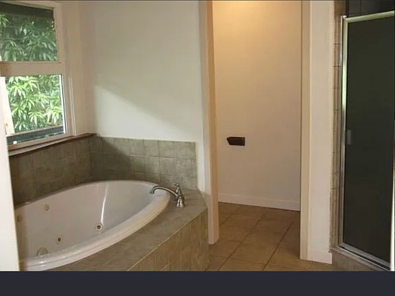 2nd image of 4652 Ananalu Rd