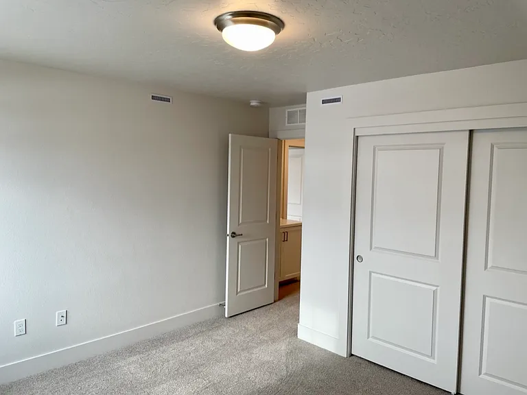 190 E Caldera St — Photo 34