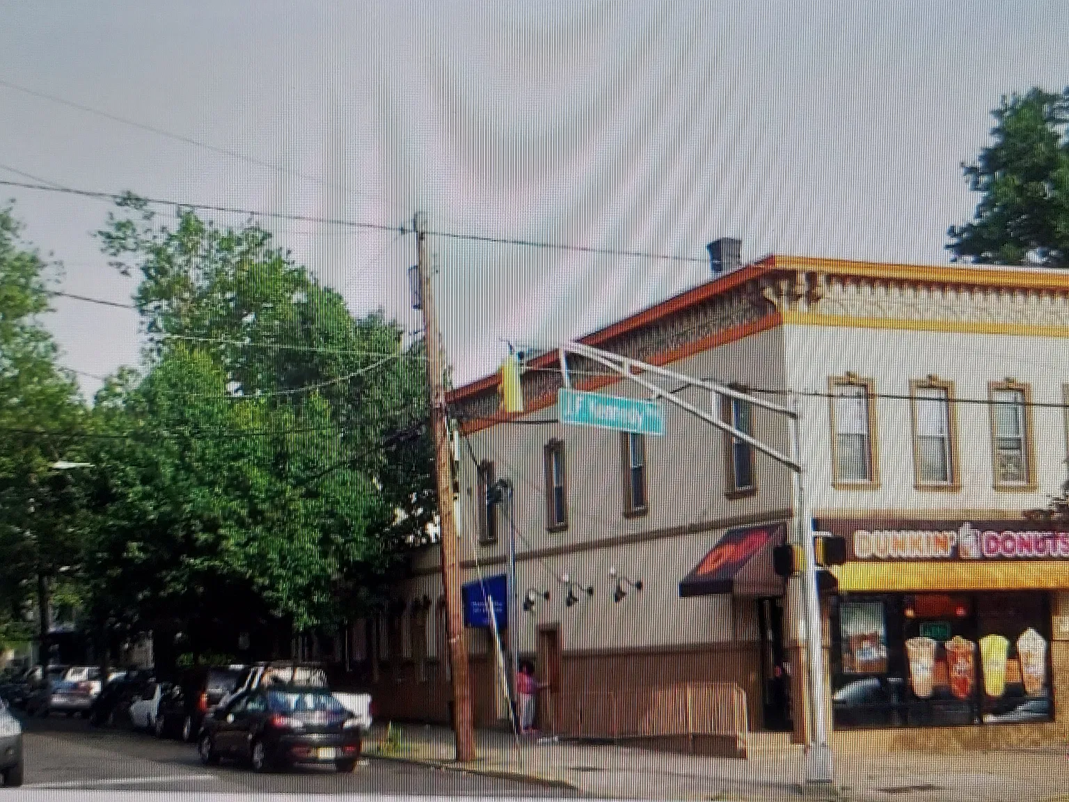 256 Bowers St — Photo 1