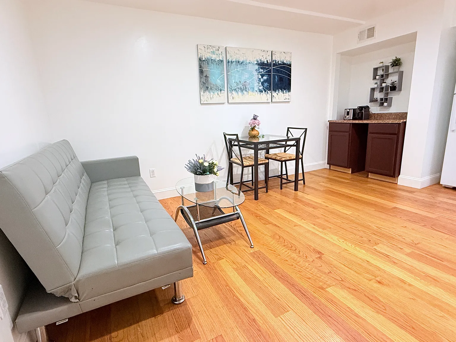 1 bed, 528 sqft, $2,300 — Photo 3