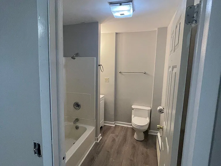 20 Glen St #3 — Photo 9
