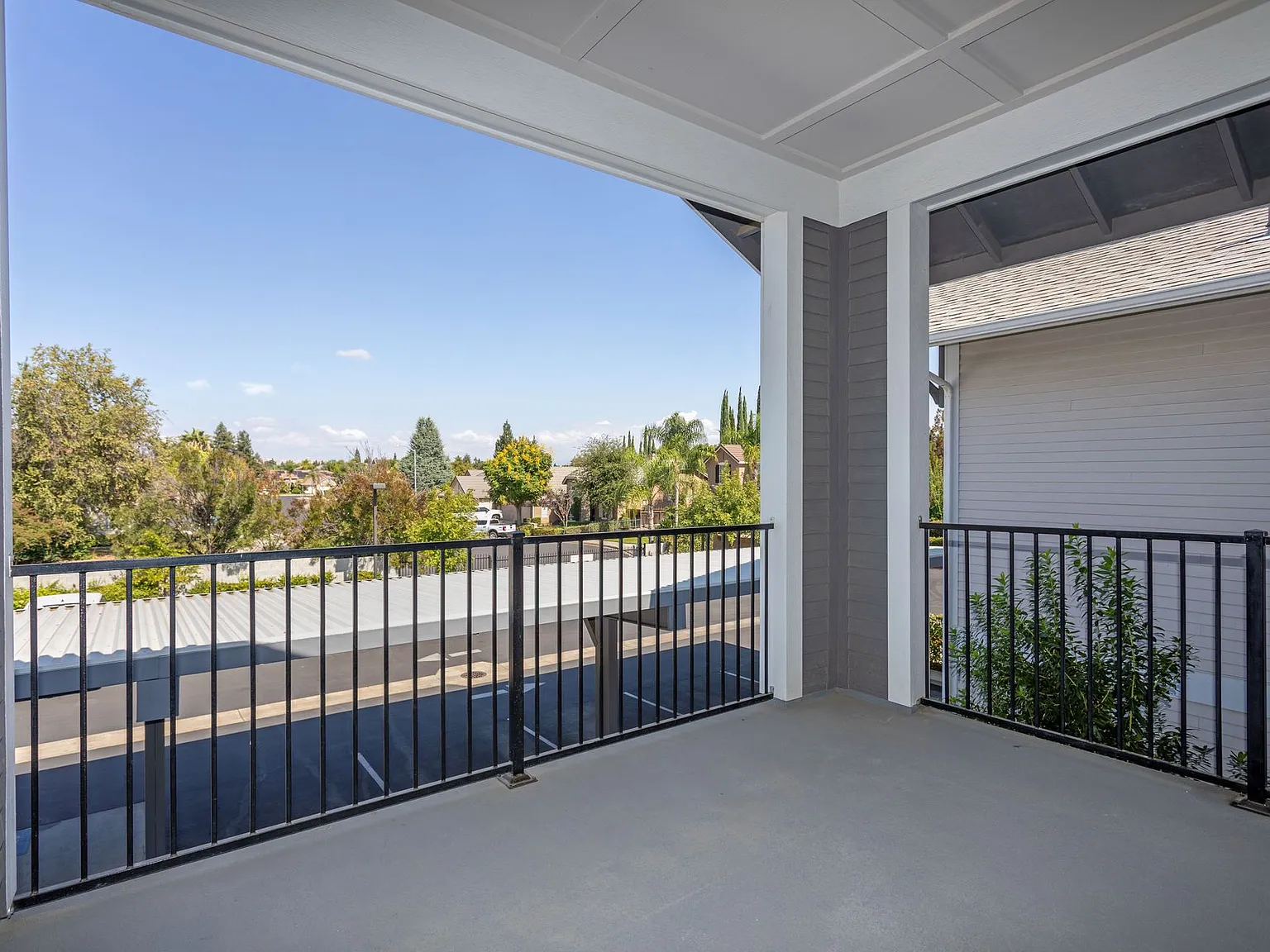 Harbor Pointe Apartments — Photo 4