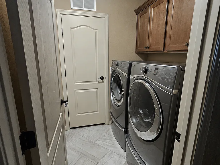 21206 Tallman Ct — Photo 30