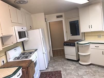 5th image of 1910 Cabana Dr