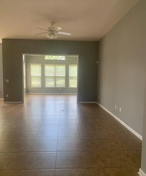 1134 Dowling St — Photo 7