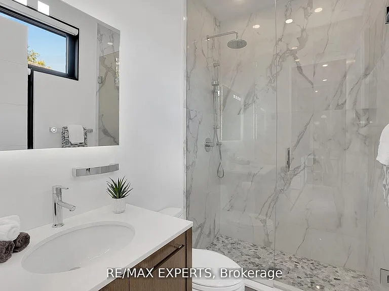 7 Woodvalley Dr — Photo 27